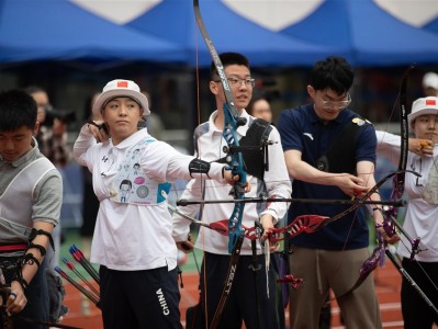 开云体育官网-汉堡主场豪取三分，攀升榜首位置迎来高光时刻